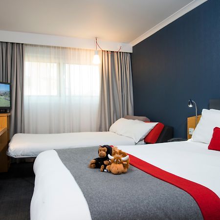 Holiday Inn Express Warwick - Stratford-Upon-Avon By Ihg Eksteriør bilde