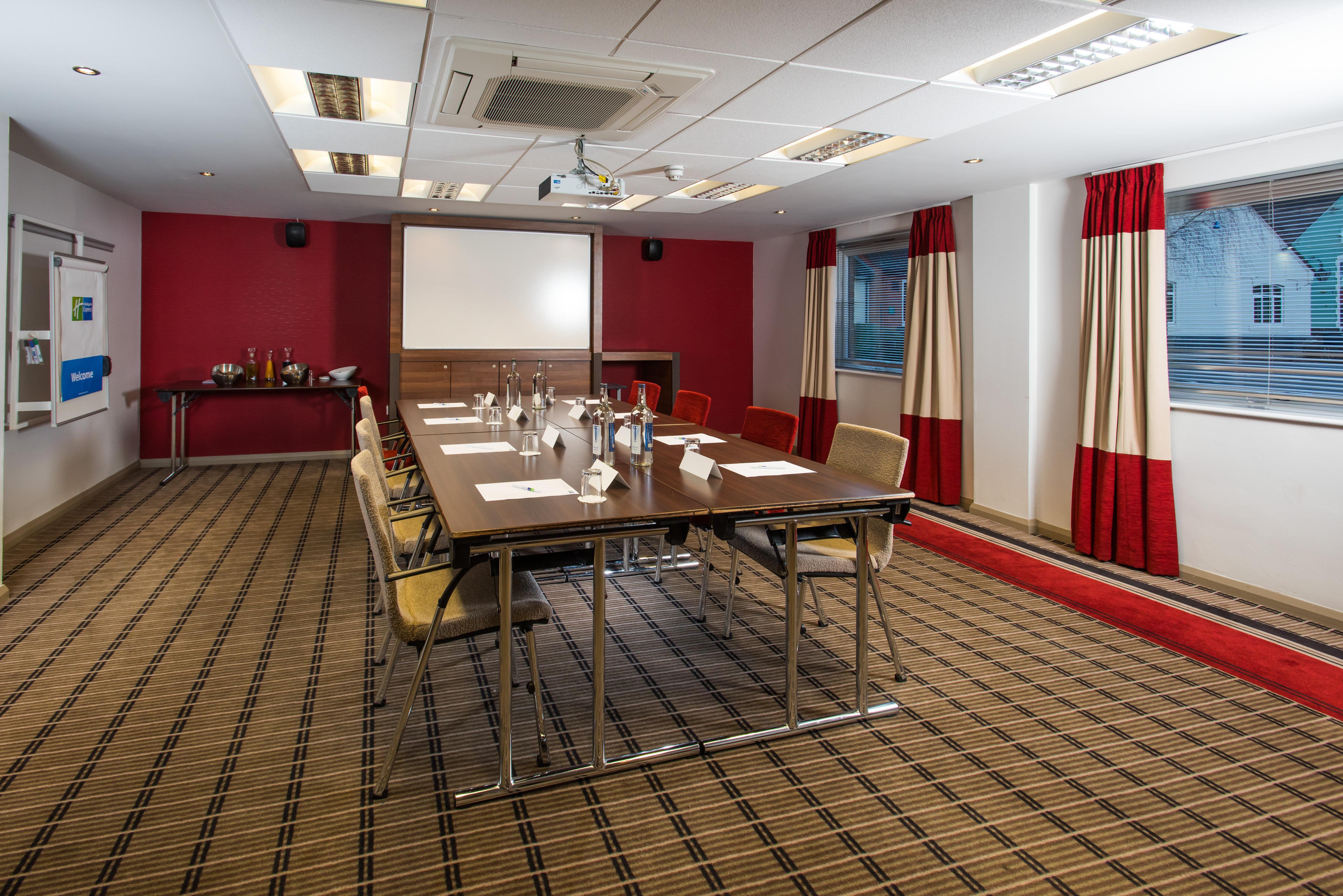 Holiday Inn Express Warwick - Stratford-Upon-Avon By Ihg Eksteriør bilde