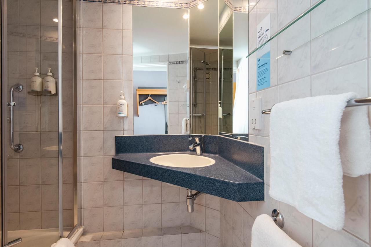 Holiday Inn Express Warwick - Stratford-Upon-Avon By Ihg Eksteriør bilde