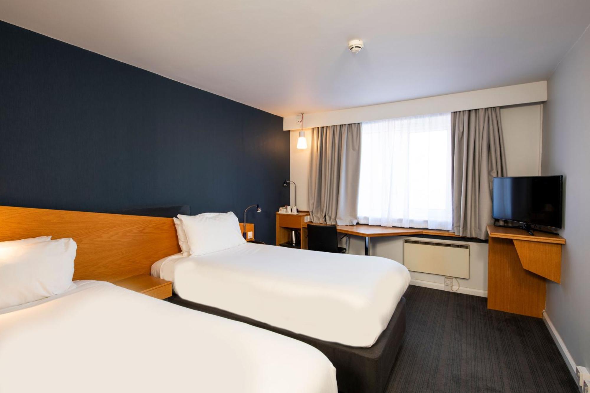 Holiday Inn Express Warwick - Stratford-Upon-Avon By Ihg Eksteriør bilde