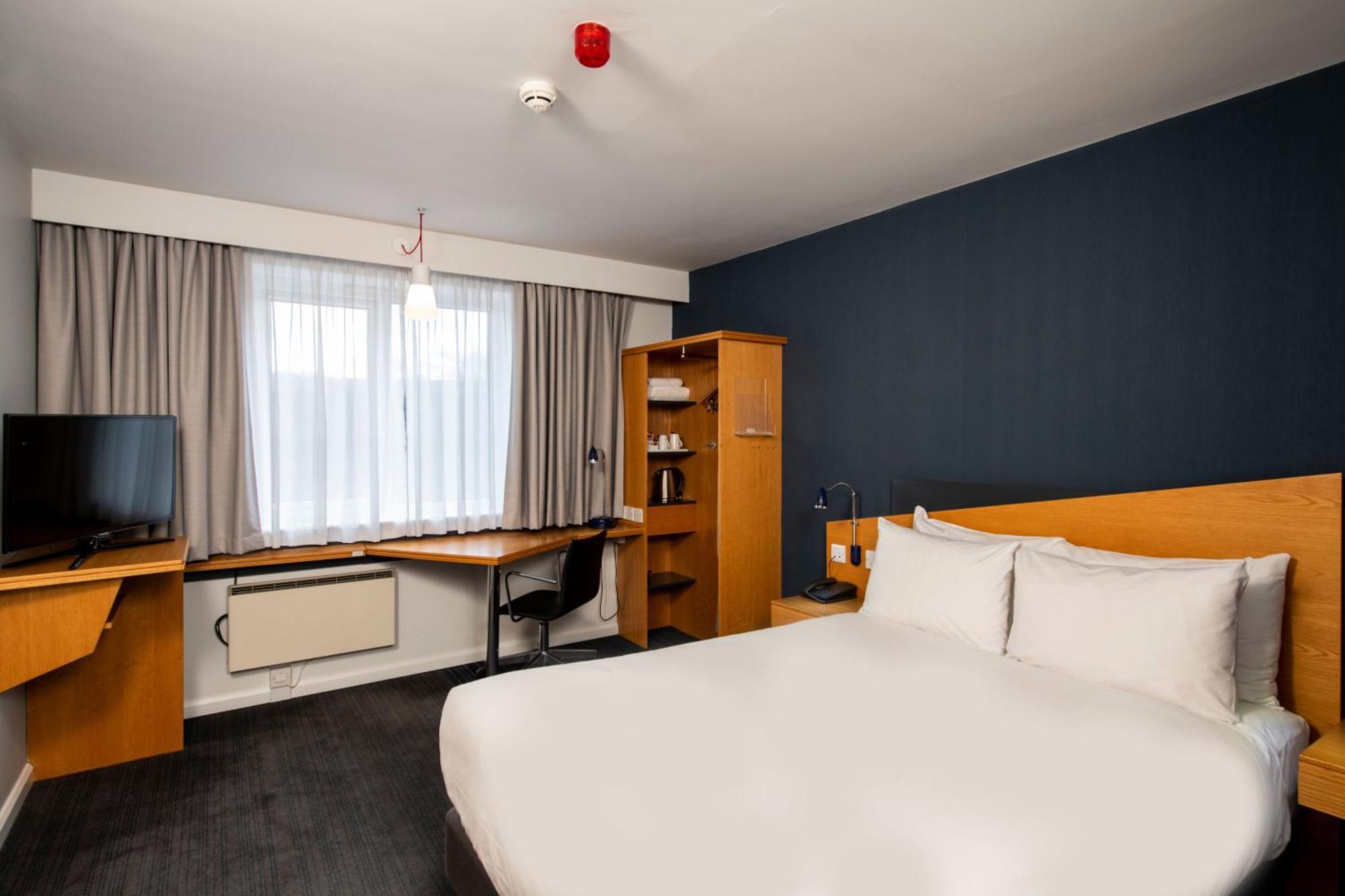 Holiday Inn Express Warwick - Stratford-Upon-Avon By Ihg Eksteriør bilde