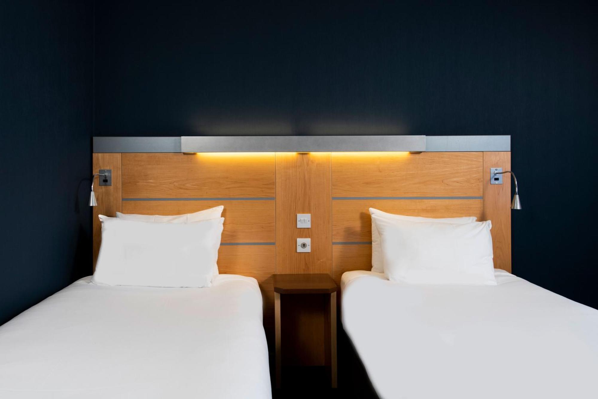 Holiday Inn Express Warwick - Stratford-Upon-Avon By Ihg Rom bilde
