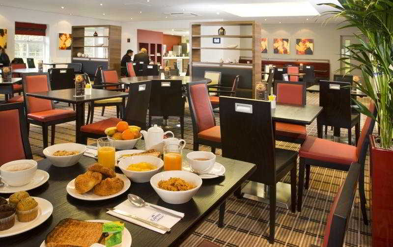 Holiday Inn Express Warwick - Stratford-Upon-Avon By Ihg Eksteriør bilde