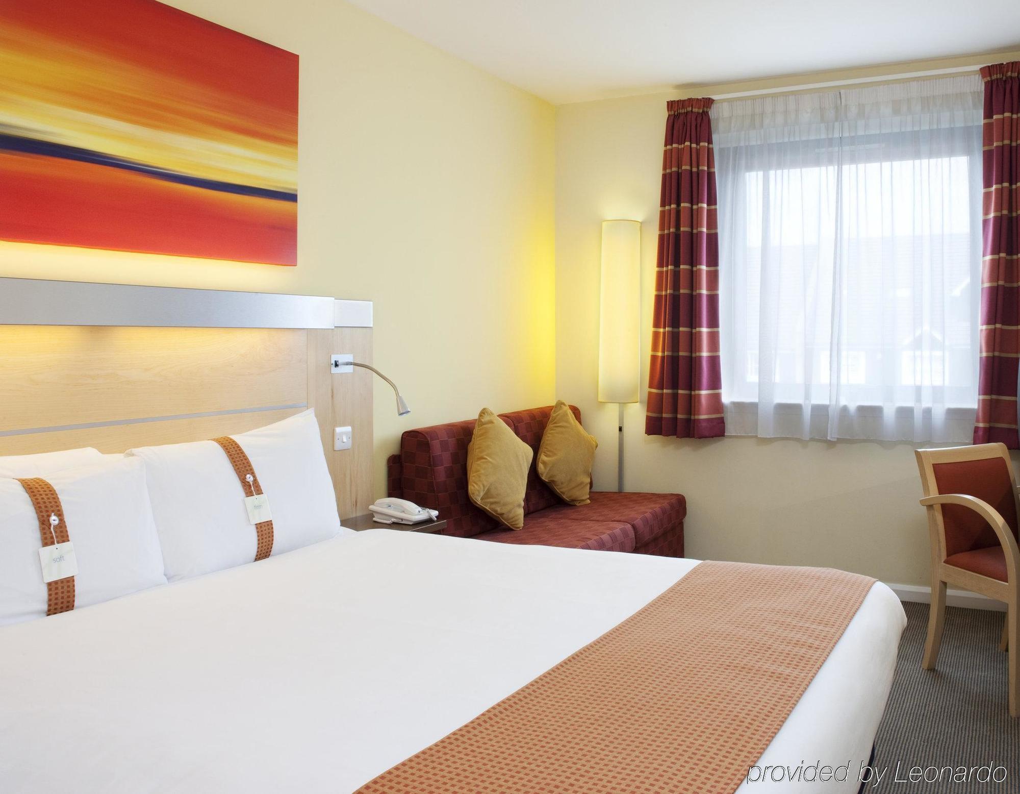 Holiday Inn Express Warwick - Stratford-Upon-Avon By Ihg Eksteriør bilde