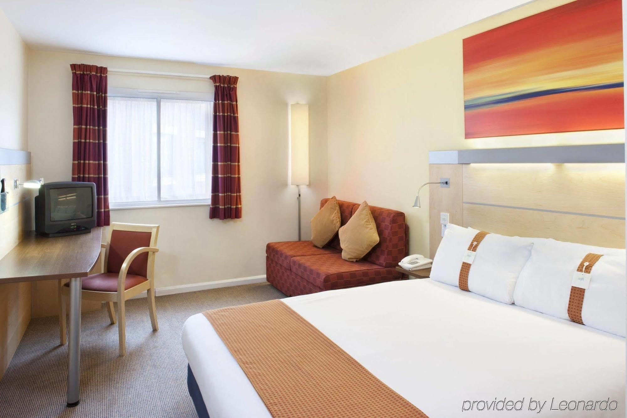 Holiday Inn Express Warwick - Stratford-Upon-Avon By Ihg Eksteriør bilde