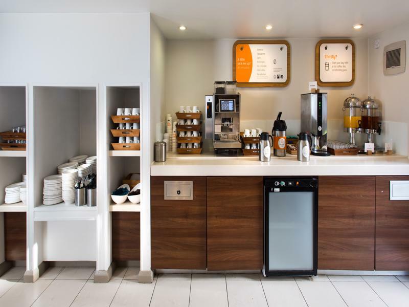 Holiday Inn Express Warwick - Stratford-Upon-Avon By Ihg Eksteriør bilde
